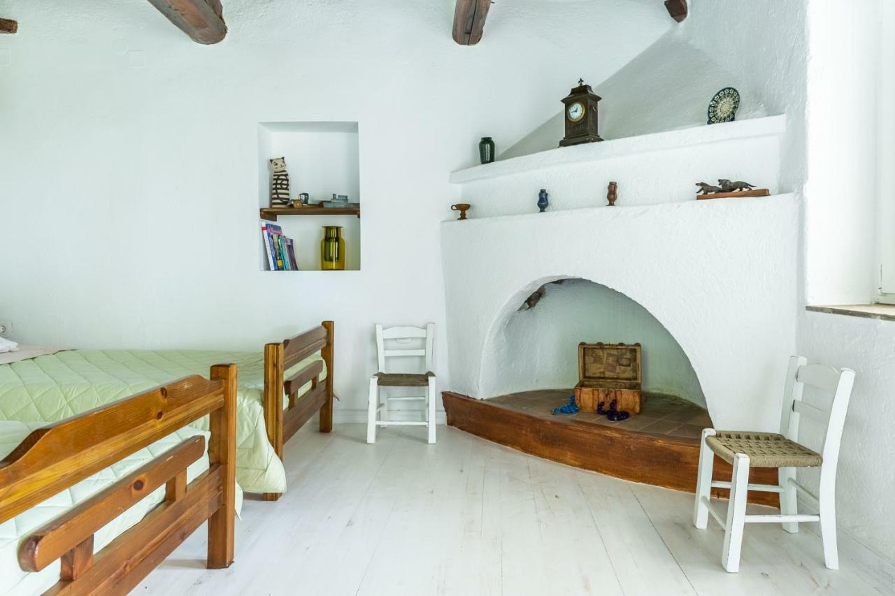Pyrgos Country House Skopelos Town Exterior photo
