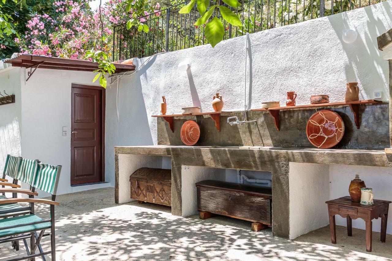 Pyrgos Country House Skopelos Town Exterior photo